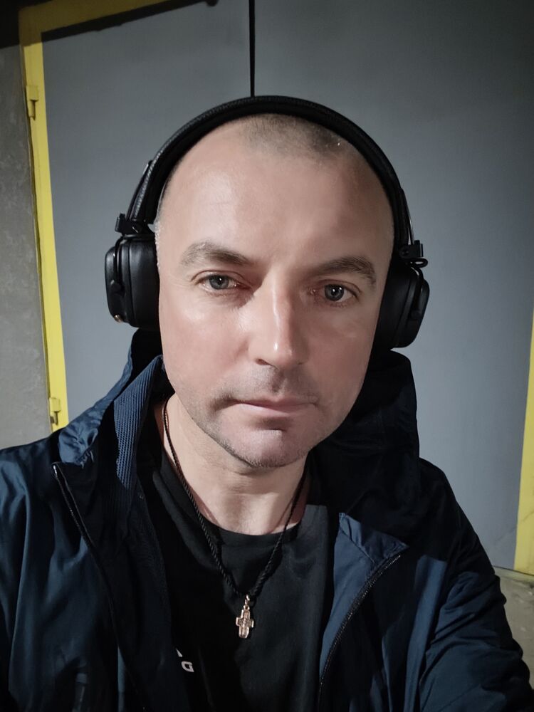  52399303  , 45 ,    