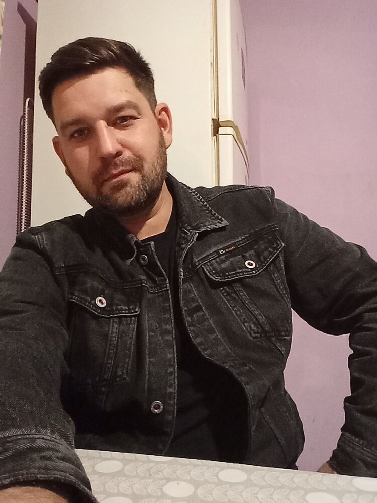  54693503  ROMAN, 37 ,    