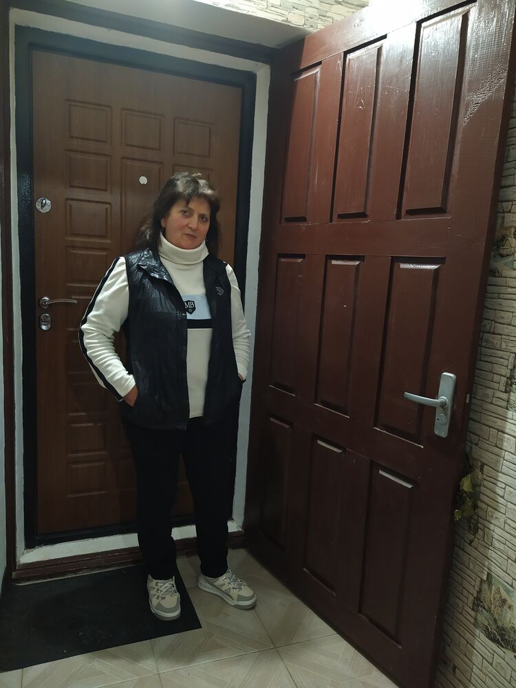  40623693  Lidiya, 68 ,    