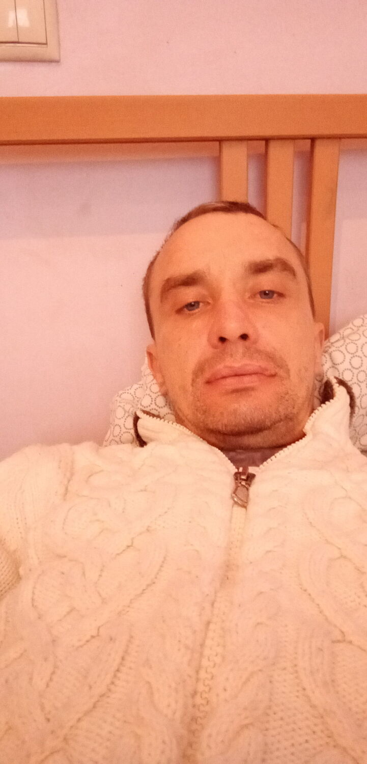  43734373  , 42 ,    
