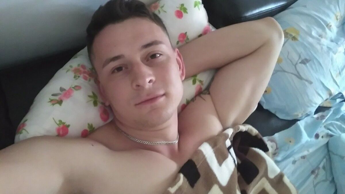  14698733  Aleksandr, 36 ,    