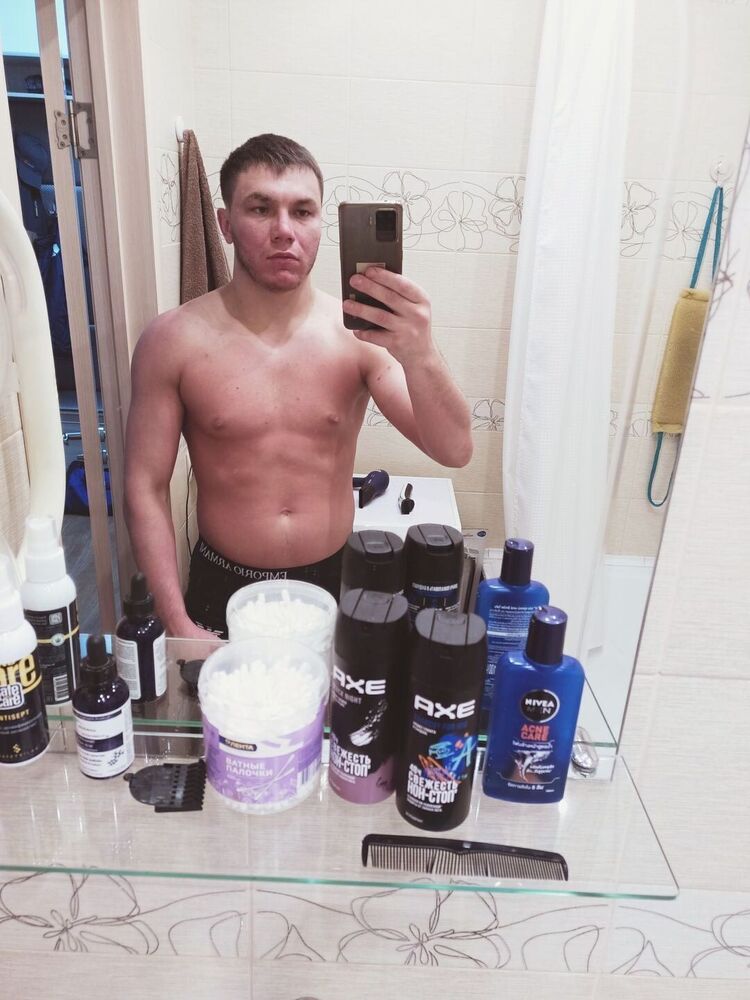  ,   Denis, 32 ,   ,   , c , 
