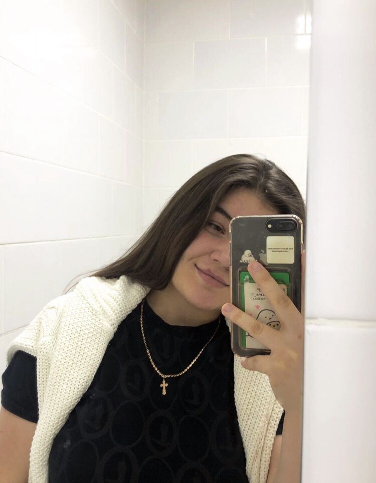  33332443  Veronika, 21 ,    