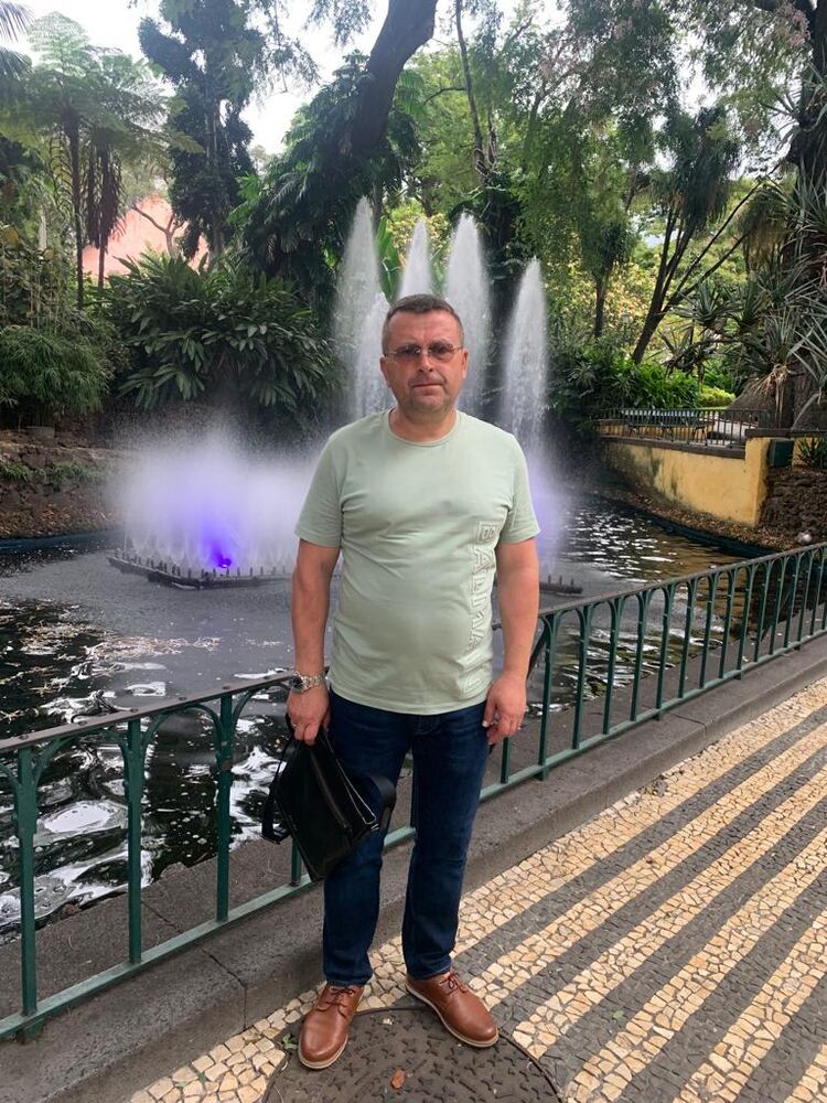  Lisbon,   Viktor, 47 ,   ,   
