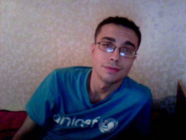  7043593  Stefan, 29 ,    