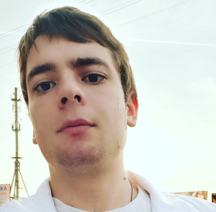  52897303  Roman, 27 ,    -