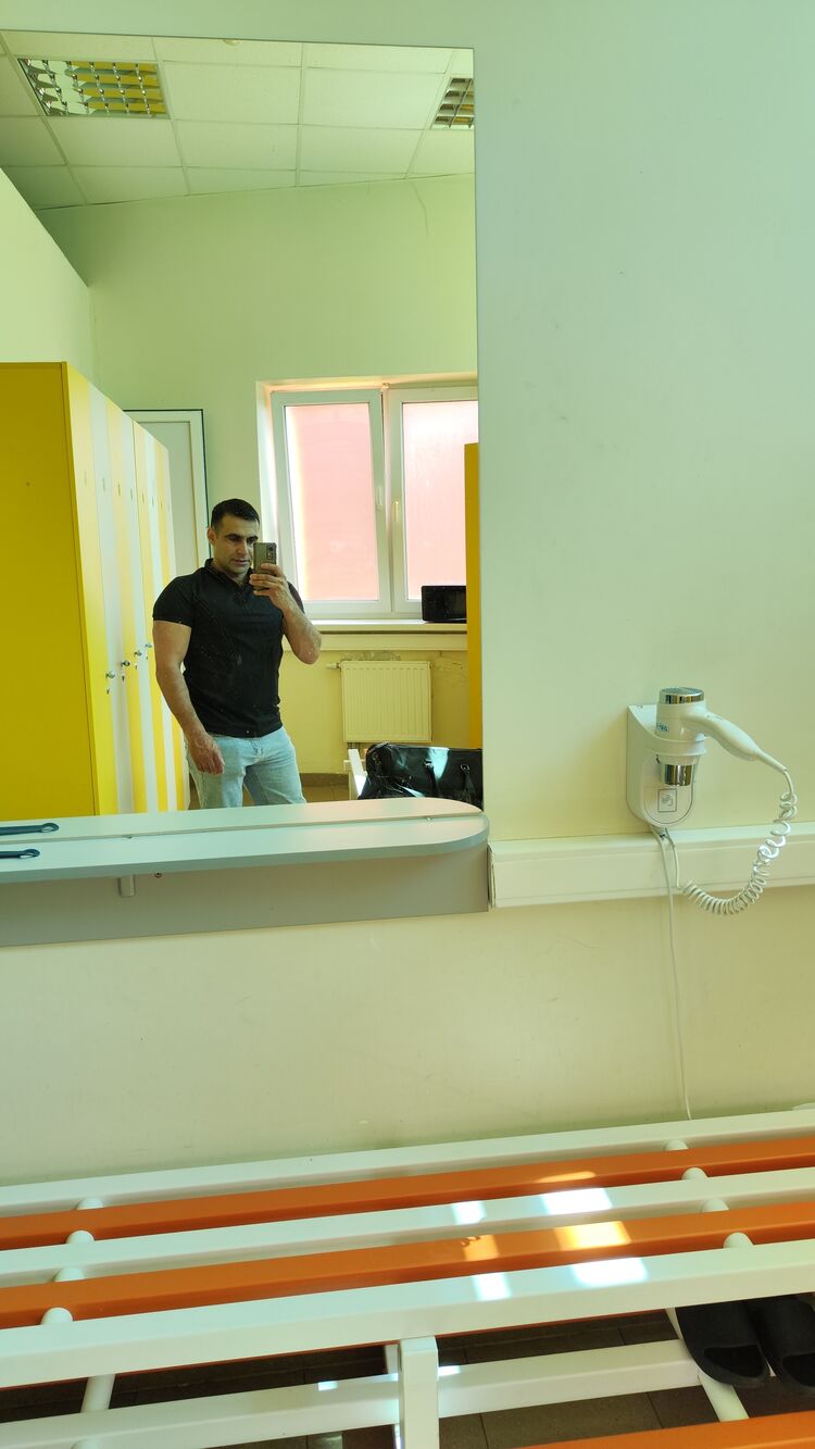  43303723  Ashot, 41 ,    