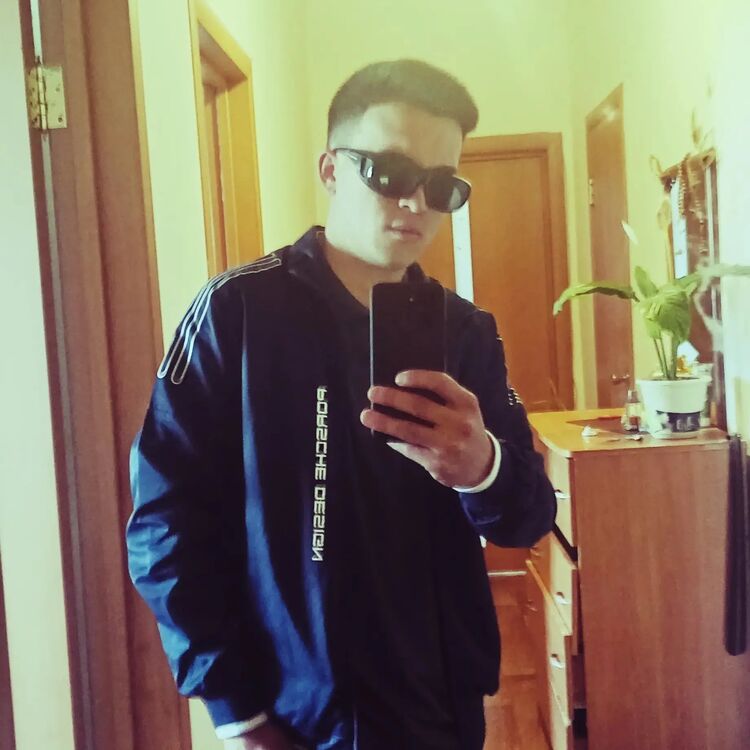  46273693  , 22 ,    