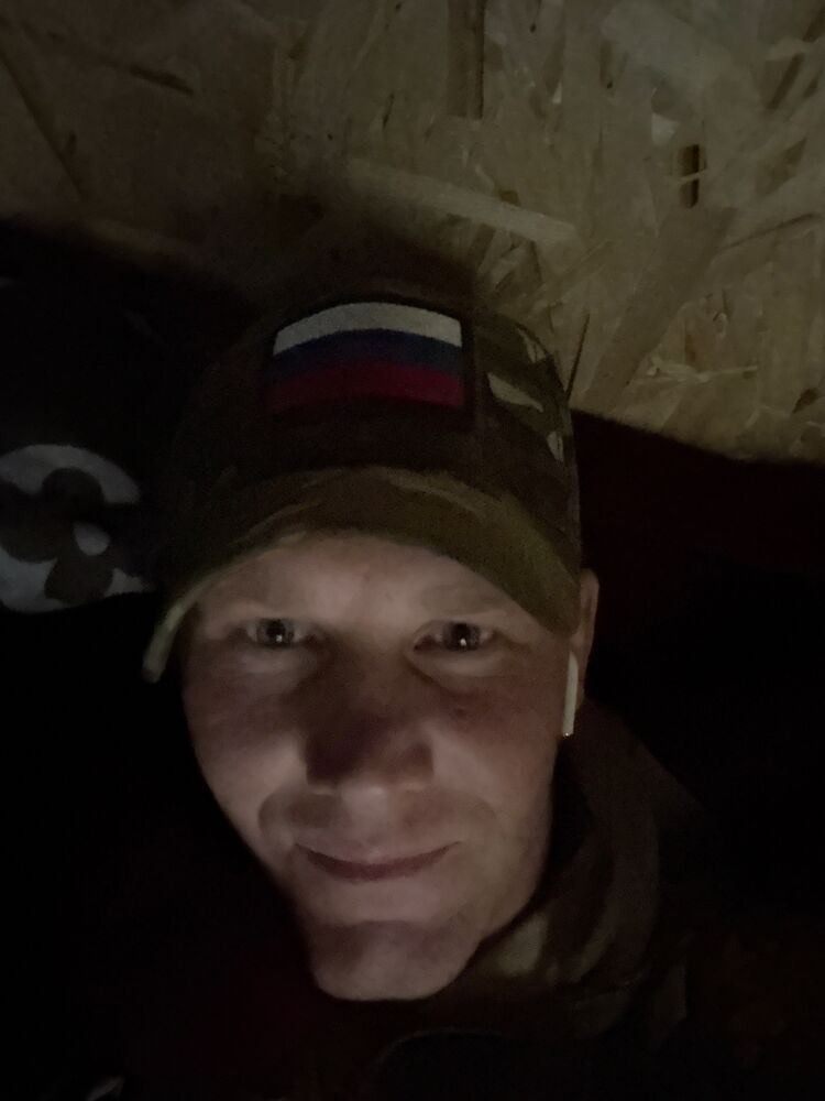  48115213  Sergei, 31 ,    