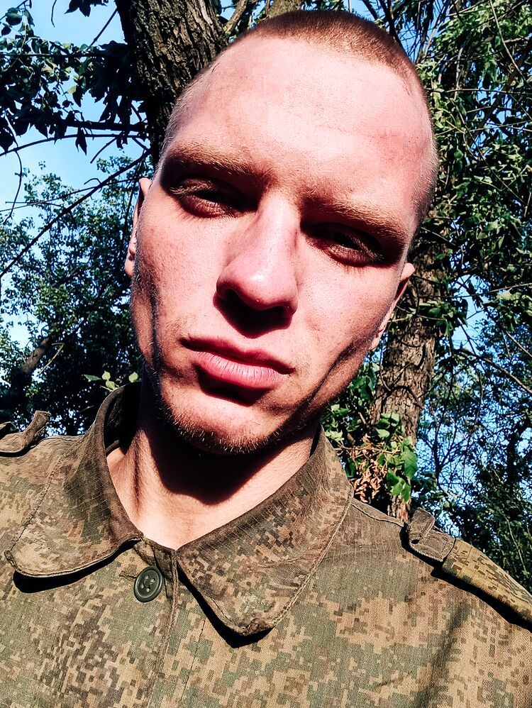  29355963  Bredli, 28 ,    