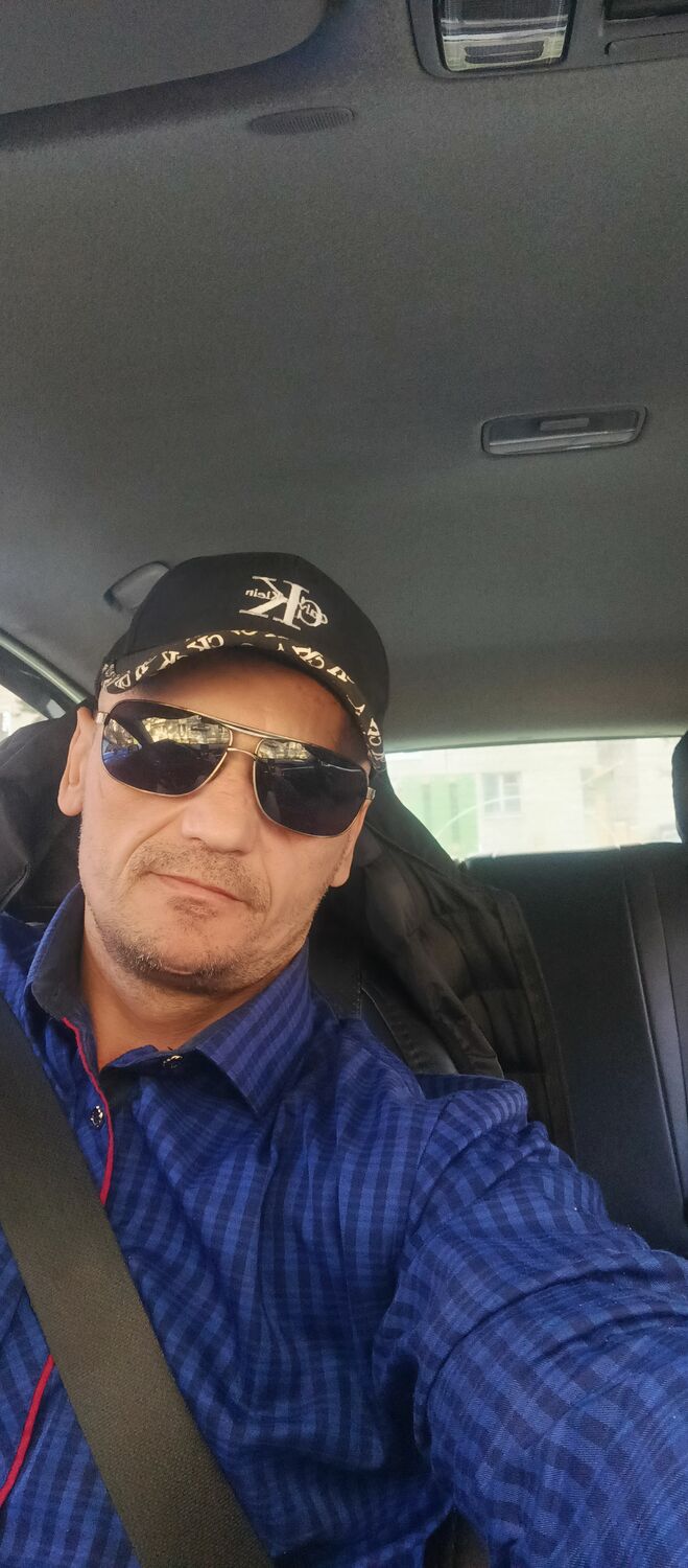  ,   Andrej, 40 ,   ,   , c 