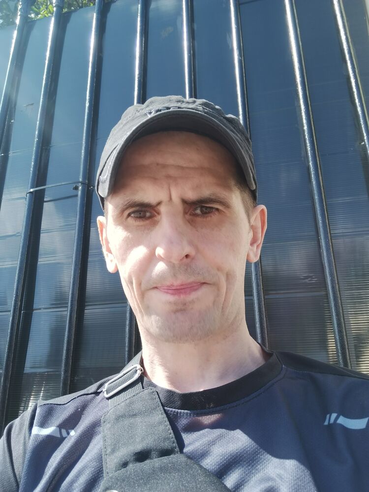  54511623  Roman, 40 ,    