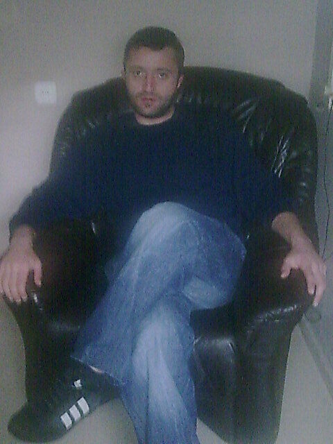  23284543  Gia, 42 ,    
