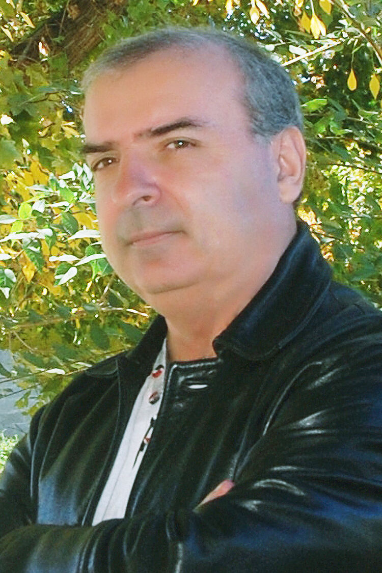  15927393  Iliya, 62 ,    -