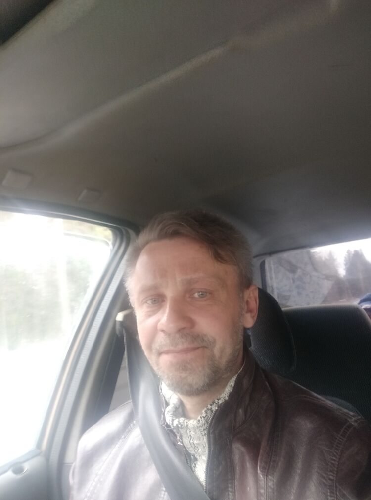  28818933  , 52 ,    