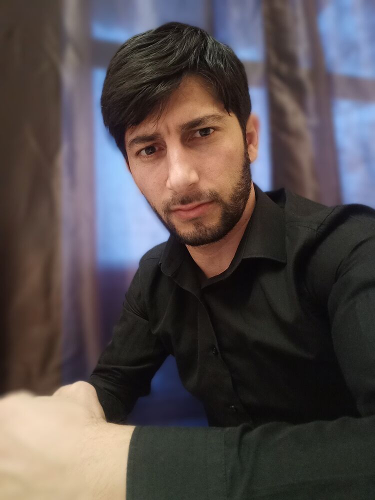  24935863  Roman, 38 ,    