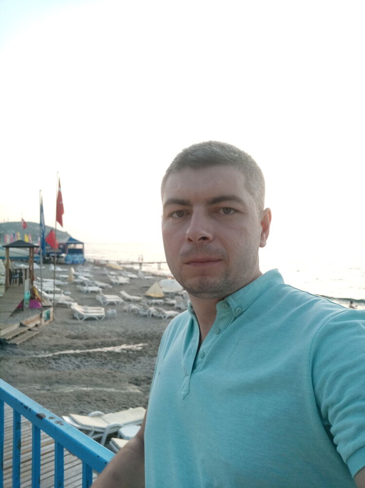  22137313  Miha, 34 ,    
