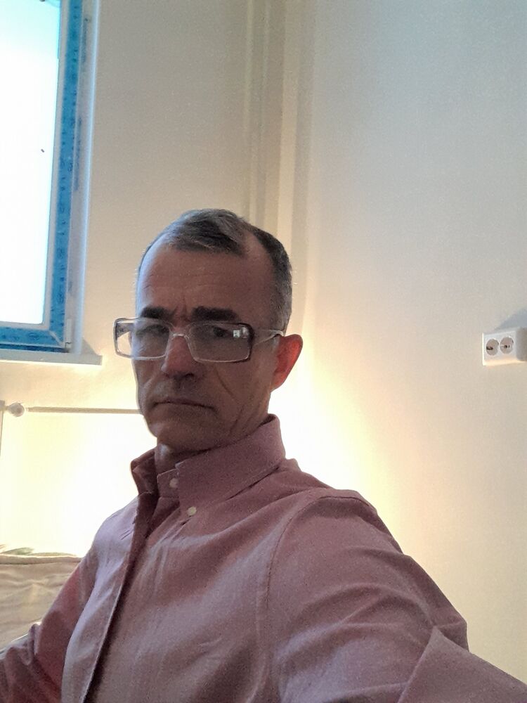  32707143  , 52 ,    