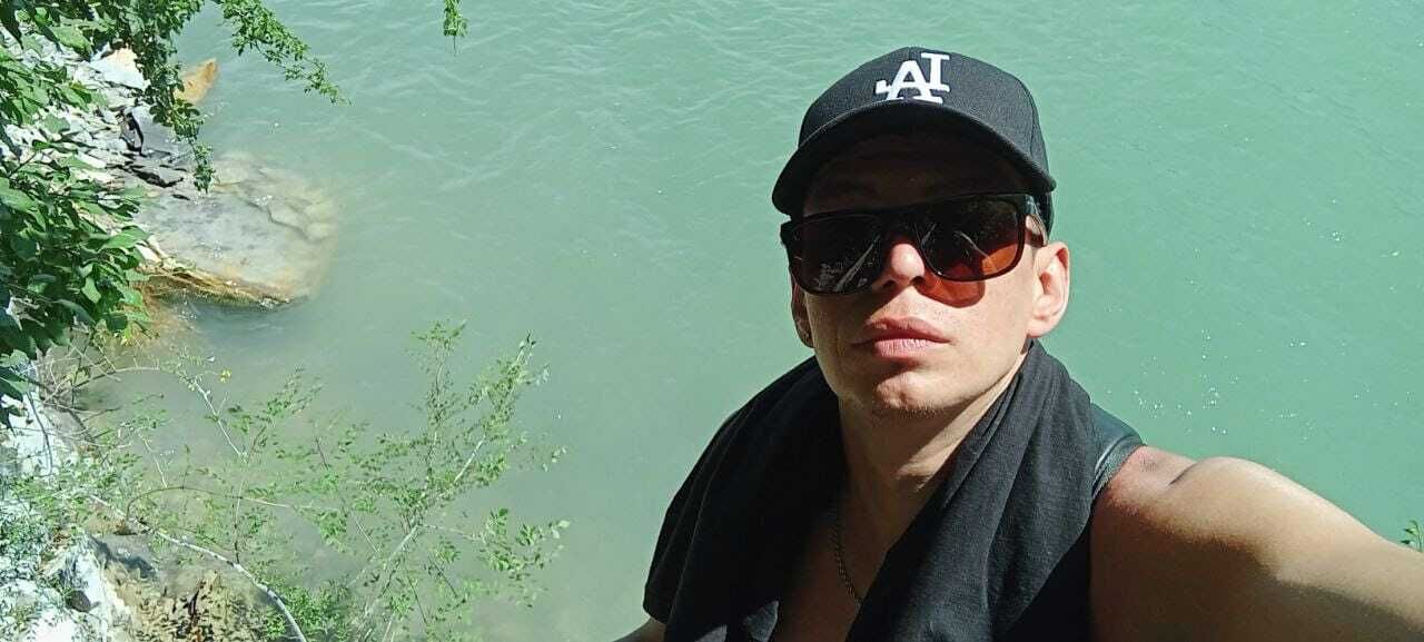  31985753  Anton, 35 ,    