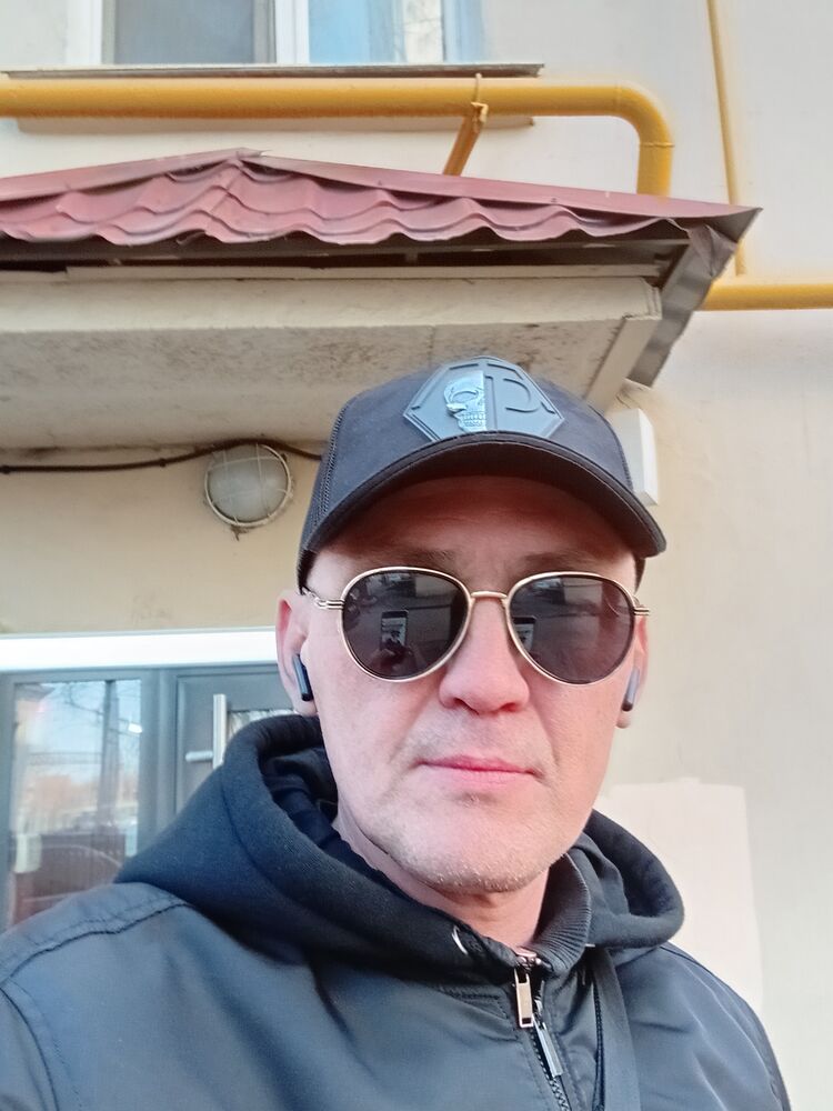  ,   Maks, 46 ,   ,   