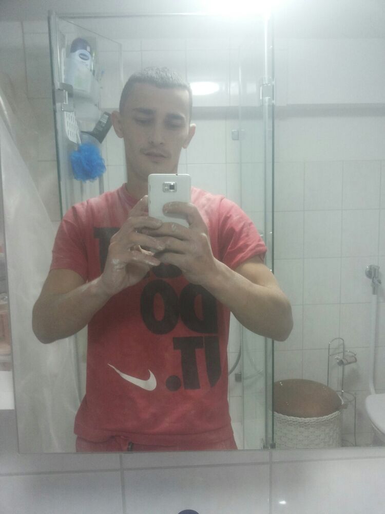  18126773  , 30 ,    
