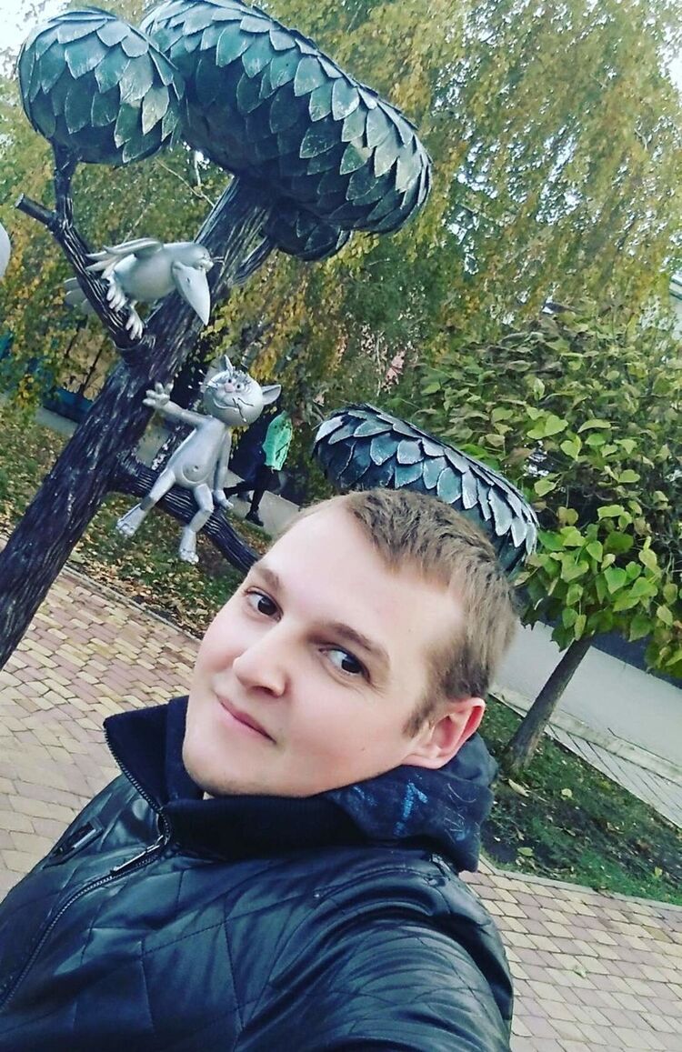  18530523  , 33 ,    