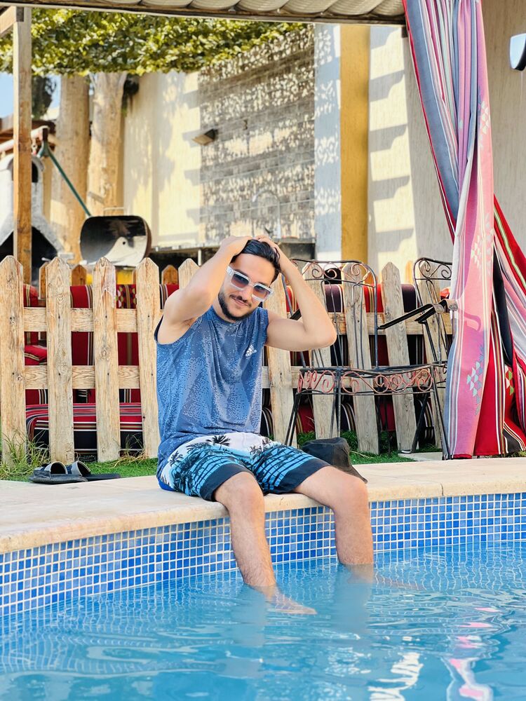  53200483  Ziko, 21 ,    