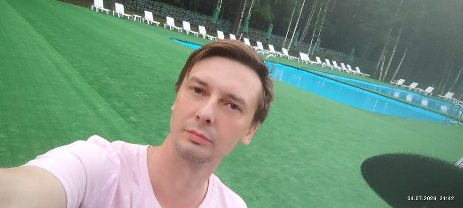  38565153  Yury, 42 ,    