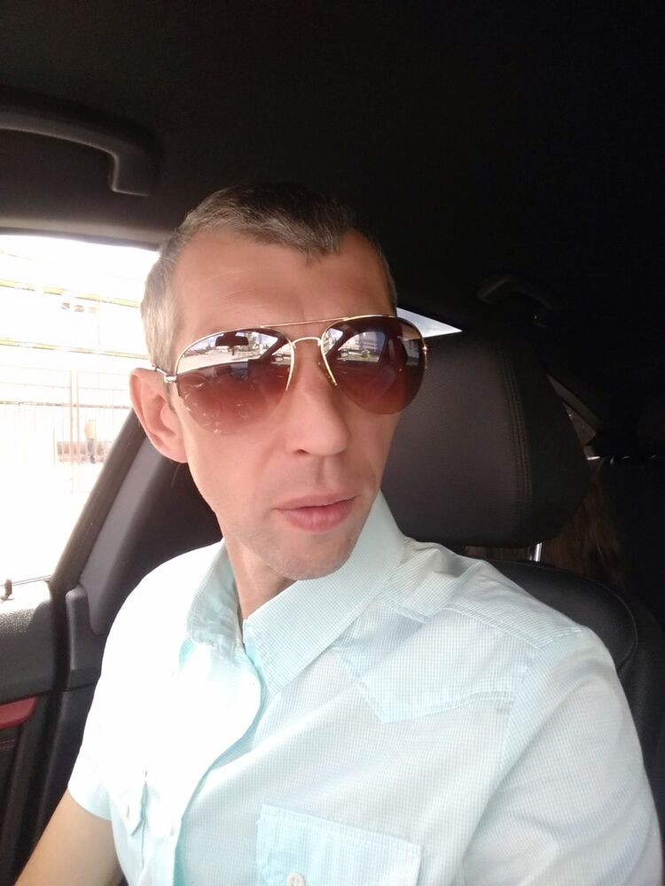  14242893  Yury, 50 ,    