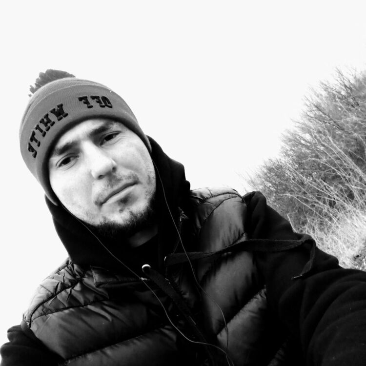  35804103  Maksim, 31 ,    