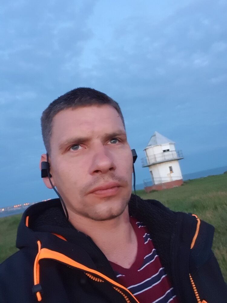  16387983  Kostja, 42 ,    