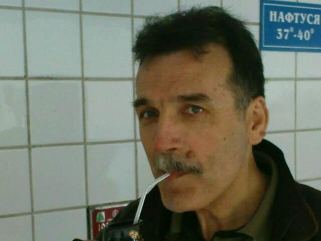  4065143  Rufat, 63 ,    