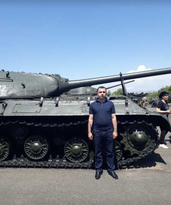  ,   Hayk, 39 ,   ,   