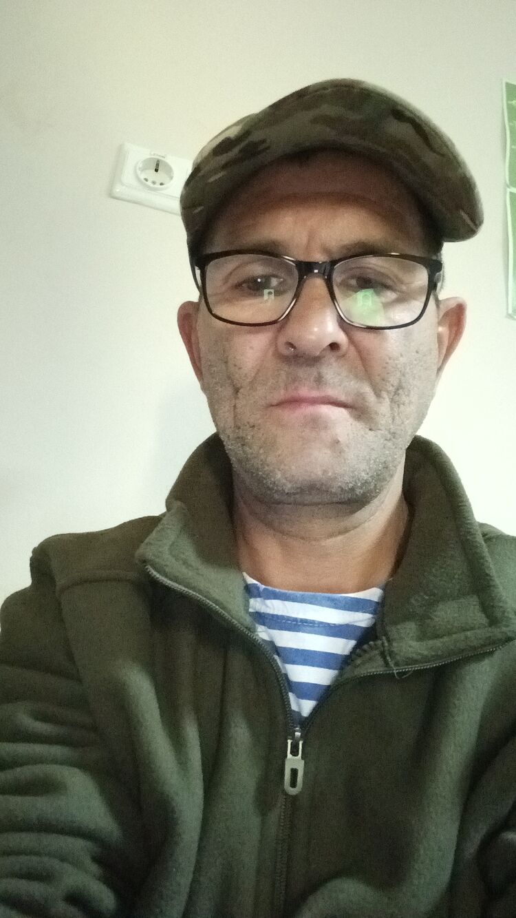  46694023  , 49 ,    