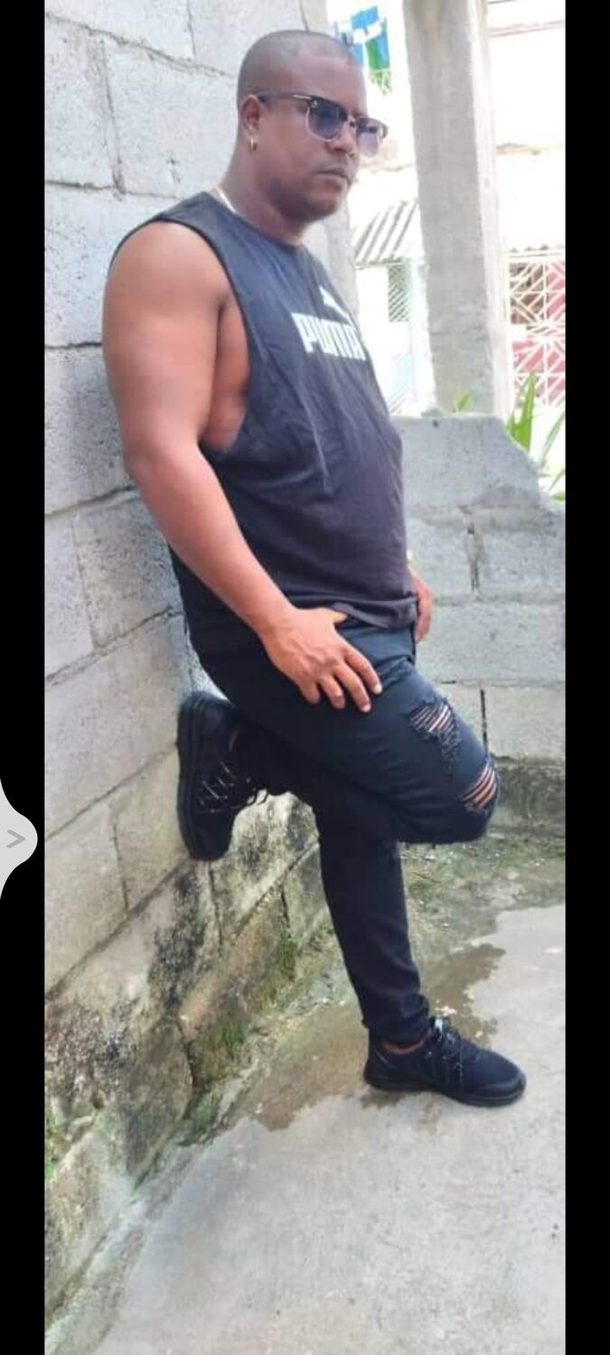  52666113  Adriel, 35 ,    