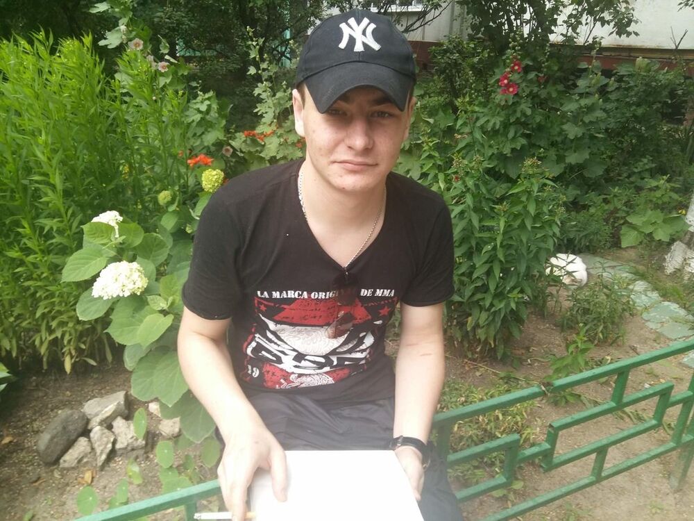  15764233  Alexei, 32 ,    