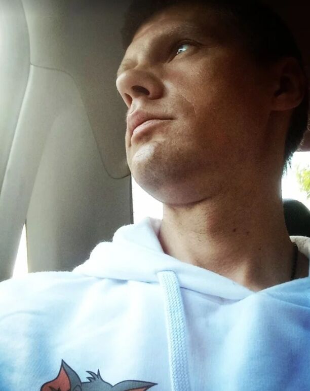  24786113  Andrei, 42 ,    