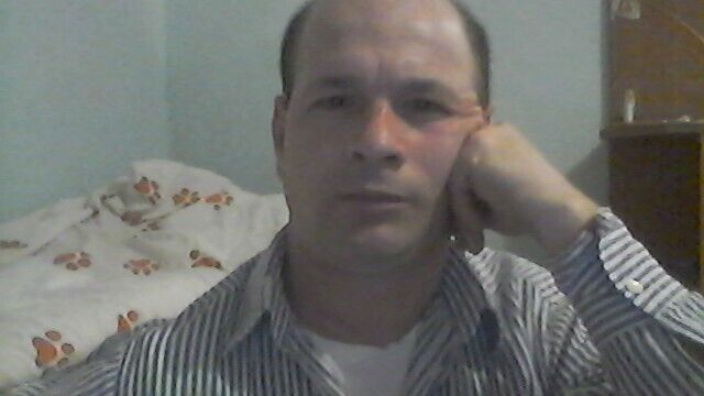  33153833  Andrei, 48 ,    