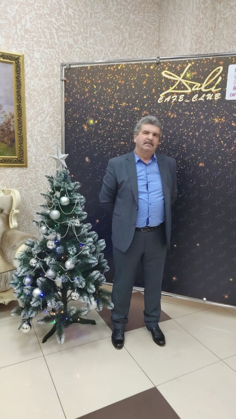 40724473  Yury, 66 ,    