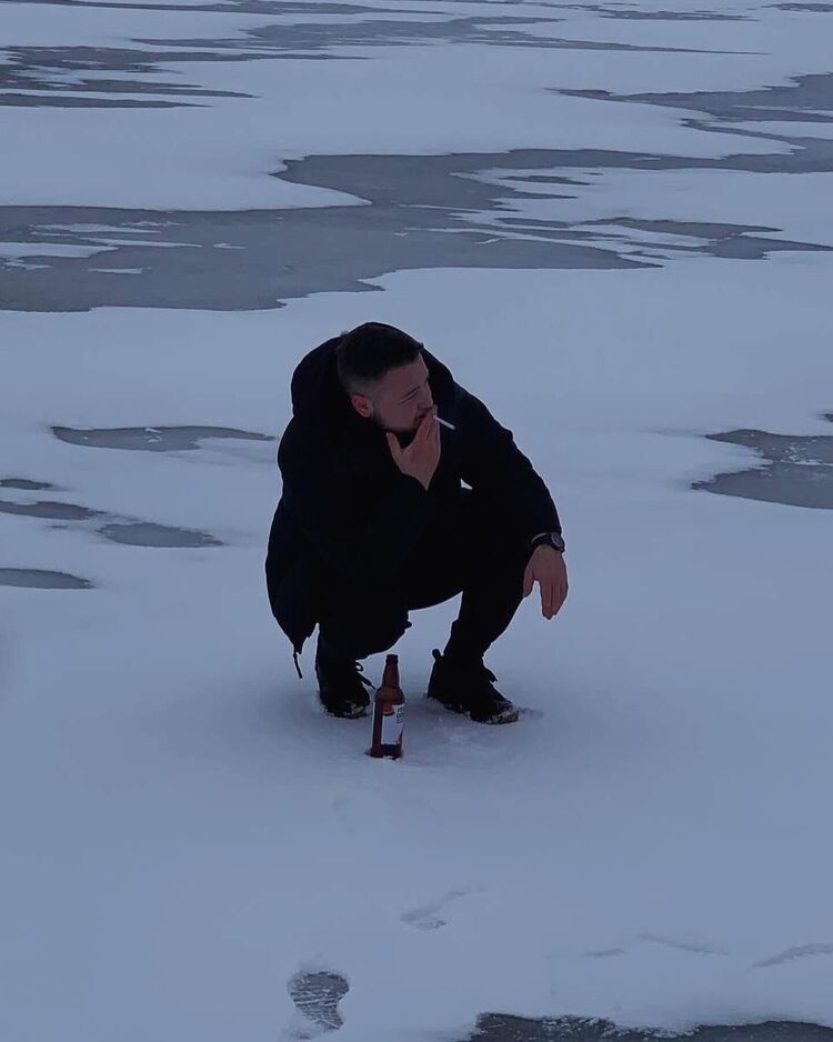  44665873  Eduard, 23 ,    