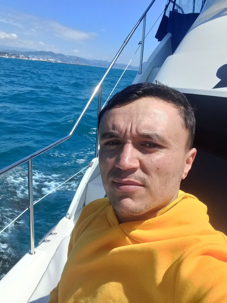  27843153  Umar, 31 ,    