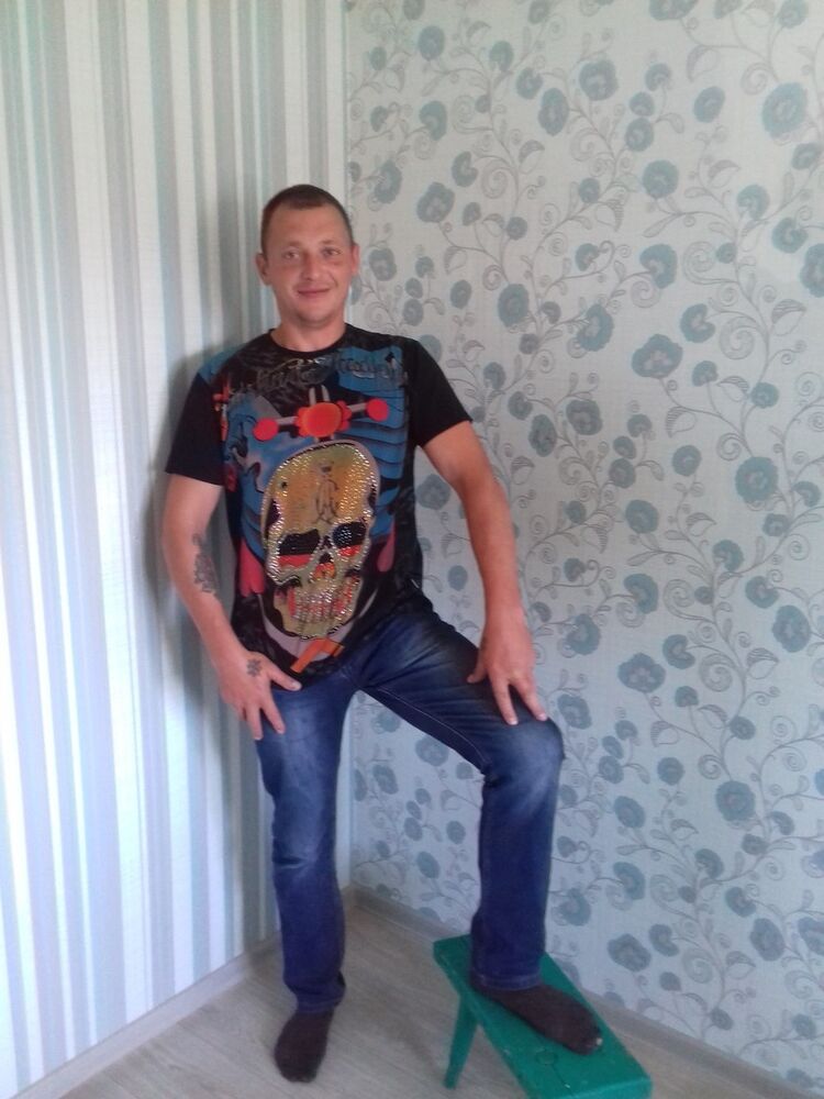  7608633  Andrei, 48 ,    