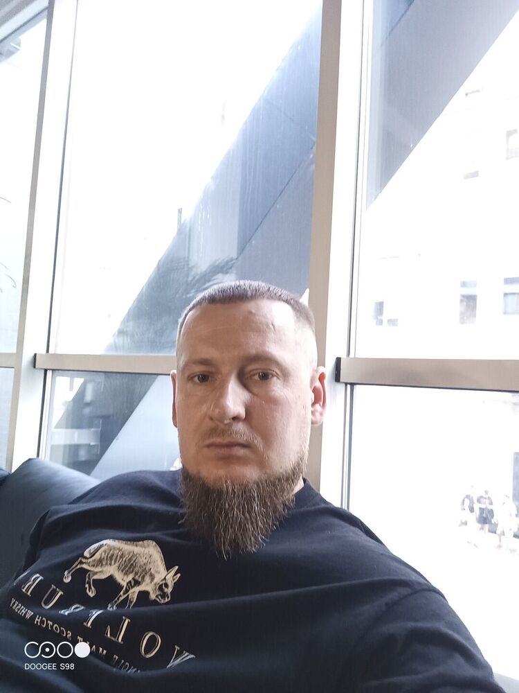  48133683  , 41 ,    