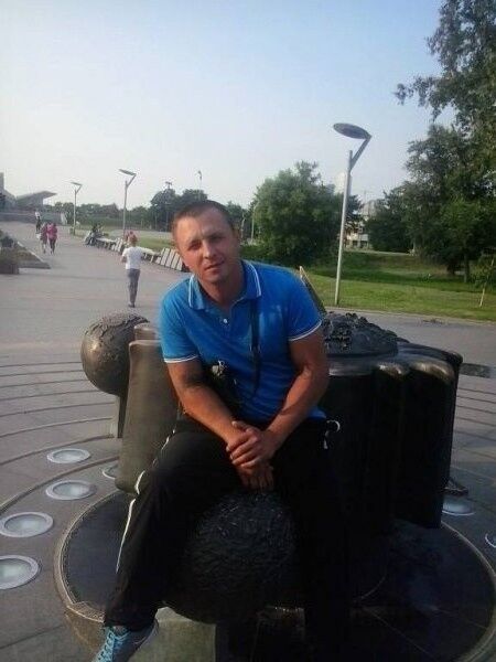  15049403  Vladimir, 45 ,    