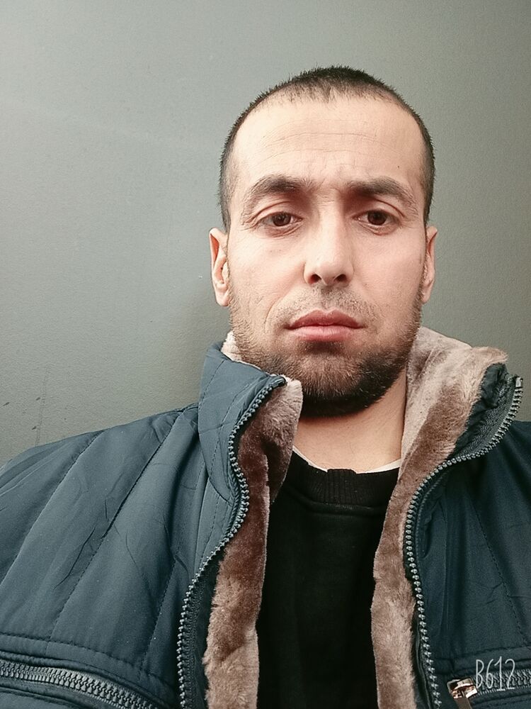  28148803  , 37 ,    