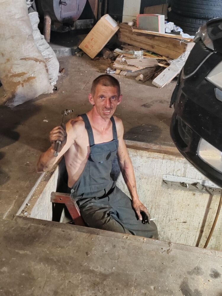  38393033  , 42 ,    