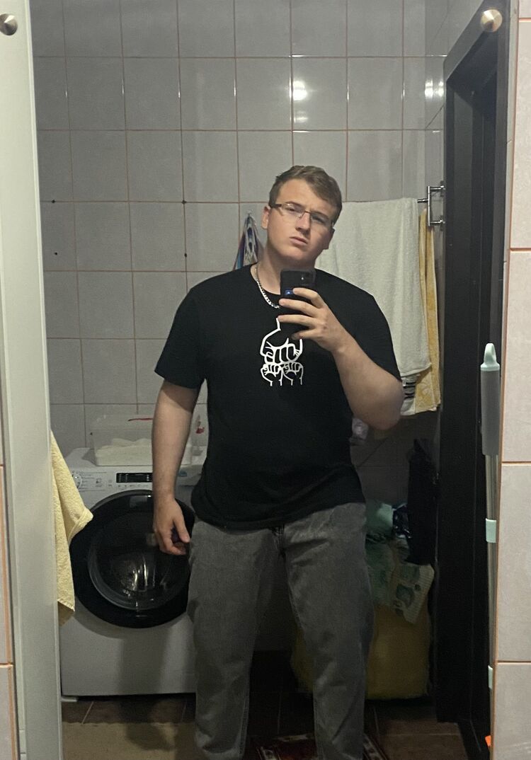  45931073  , 22 ,    
