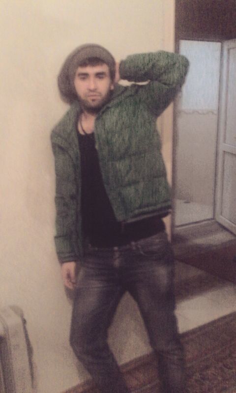  4075593  Vedad, 35 ,    