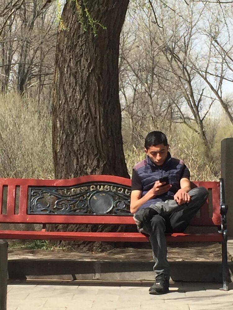  44351943  Lyov, 22 ,    