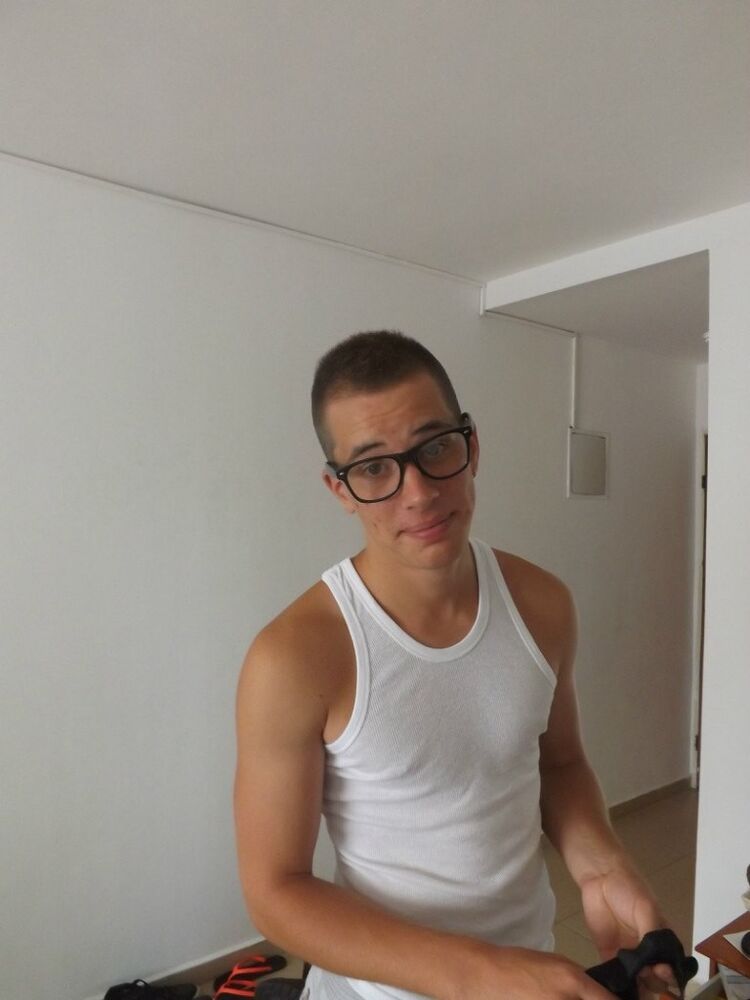  11827853  , 32 ,    